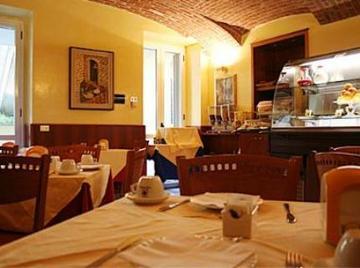 Ideale 3* Milán